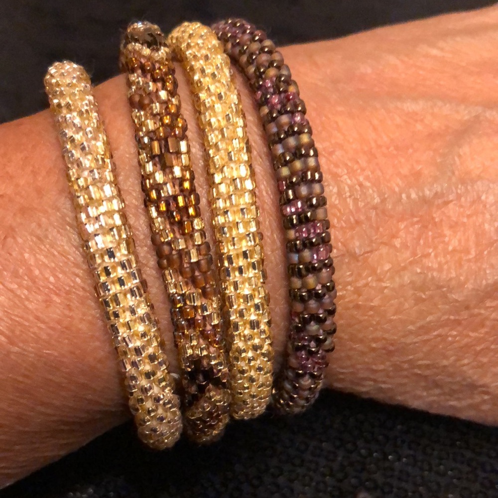 Hand beaded bracelets - Picture 6 of 6